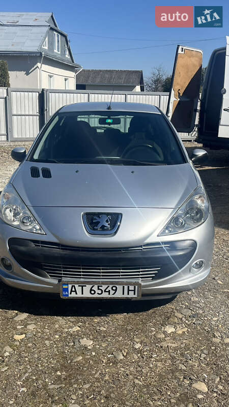 Хэтчбек Peugeot 206 2009 в 