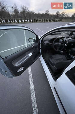 Хетчбек Peugeot 206 2002 в 