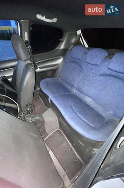 Хетчбек Peugeot 206 2002 в 
