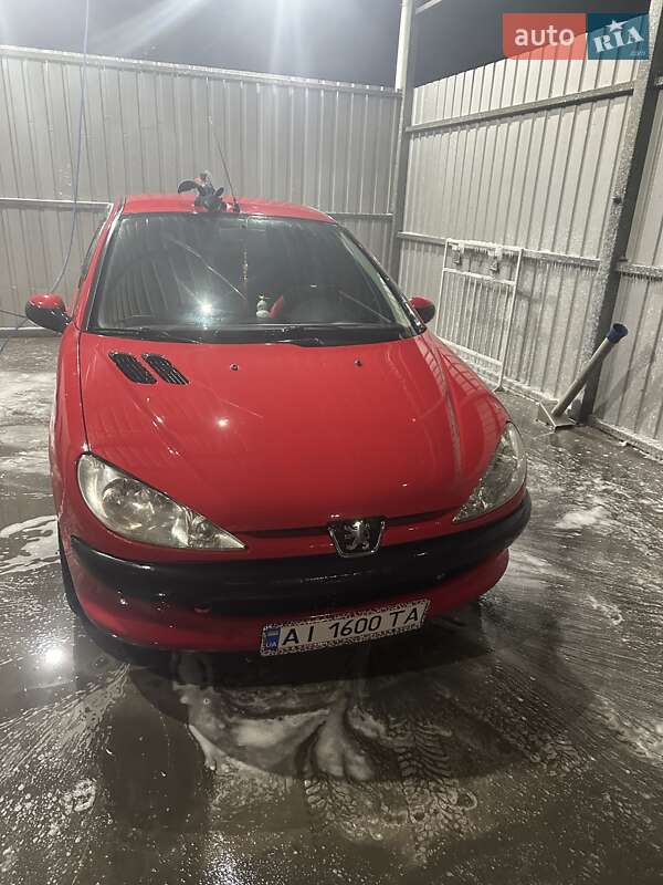 Хэтчбек Peugeot 206 2005 в Киеве