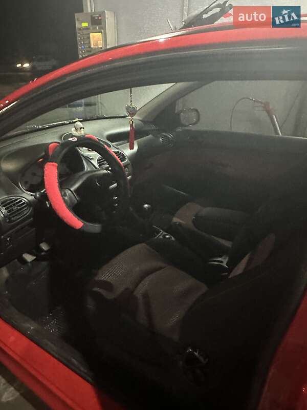 Хэтчбек Peugeot 206 2005 в Киеве