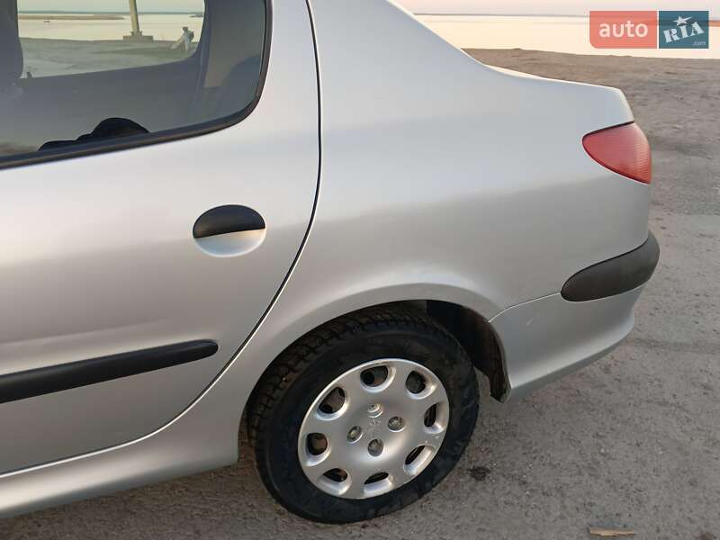 Седан Peugeot 206 2009 в Києві