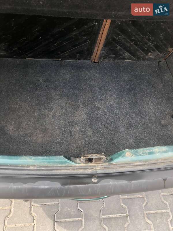 Хэтчбек Peugeot 206 2003 в Зборове