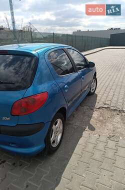 Хэтчбек Peugeot 206 2005 в 