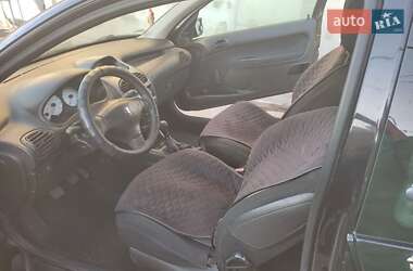 Хетчбек Peugeot 206 2002 в 
