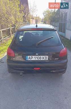 Хетчбек Peugeot 206 2002 в 