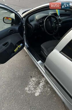 Седан Peugeot 206 2007 в 