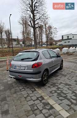 Хетчбек Peugeot 206 2004 в 