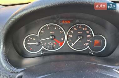 Хэтчбек Peugeot 206 2004 в 