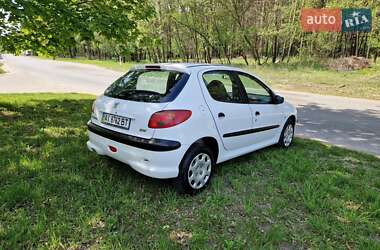 Хетчбек Peugeot 206 2008 в 