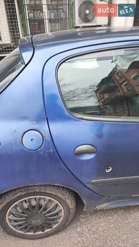 Хэтчбек Peugeot 206 2006 в Киеве