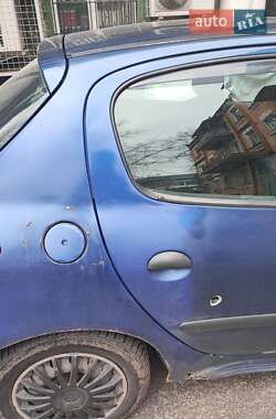 Хетчбек Peugeot 206 2006 в 