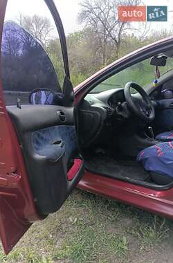 Хэтчбек Peugeot 206 2006 в 