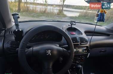 Хэтчбек Peugeot 206 1999 в 