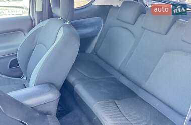 Хетчбек Peugeot 206 2001 в 