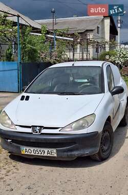 Хэтчбек Peugeot 206 2002 в Виноградове