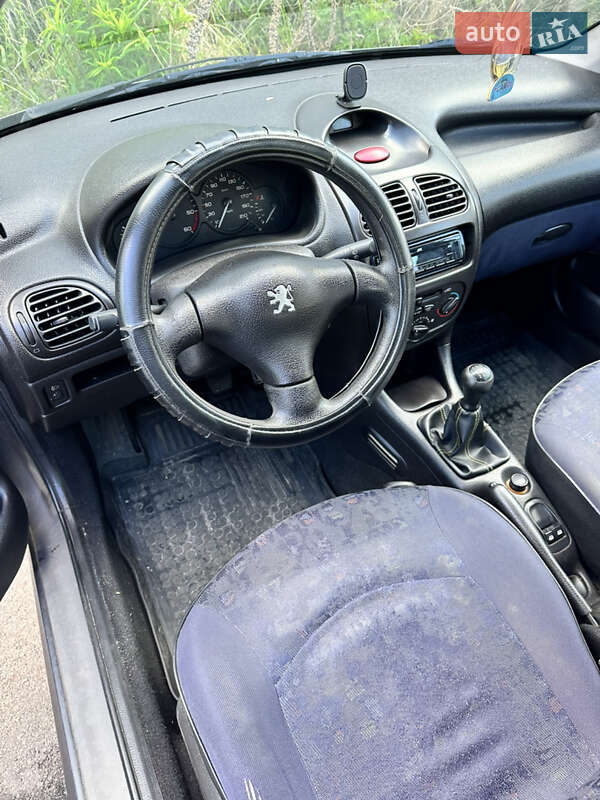 Хетчбек Peugeot 206 2000 в Києві