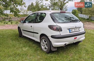 Хэтчбек Peugeot 206 2002 в Камне-Каширском