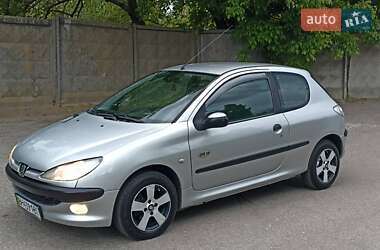 Хэтчбек Peugeot 206 2002 в 