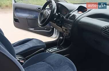 Хэтчбек Peugeot 206 2002 в 