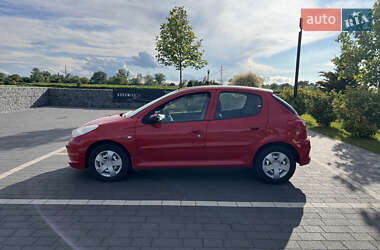 Хетчбек Peugeot 206 2011 в 