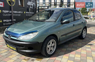 Хэтчбек Peugeot 206 2002 в 