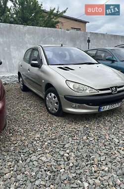Хэтчбек Peugeot 206 2006 в Первомайске