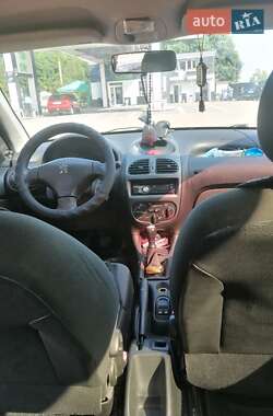 Хэтчбек Peugeot 206 2006 в 