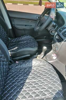 Хэтчбек Peugeot 206 2006 в 