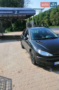 Хэтчбек Peugeot 206 2006 в 