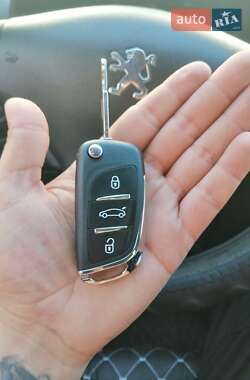 Хэтчбек Peugeot 206 2006 в 