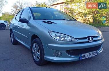 Седан Peugeot 206 2006 в Киеве