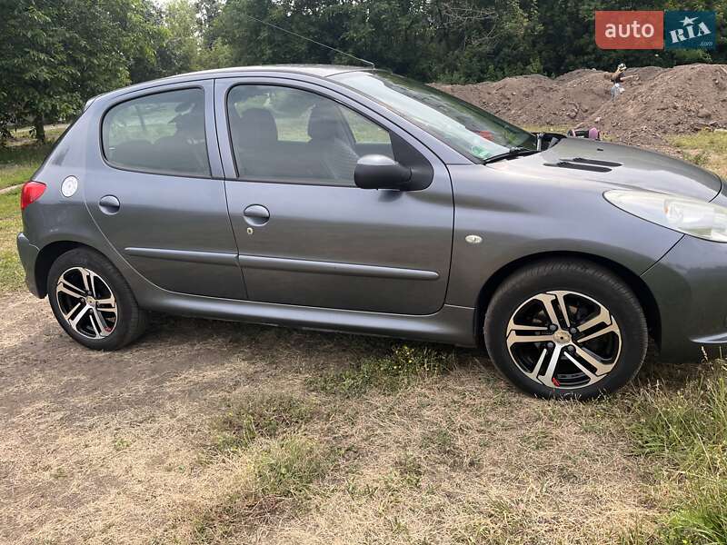 Седан Peugeot 206 2011 в Черкассах фото 3 Седан Peugeot 206 2011 в Черкассах