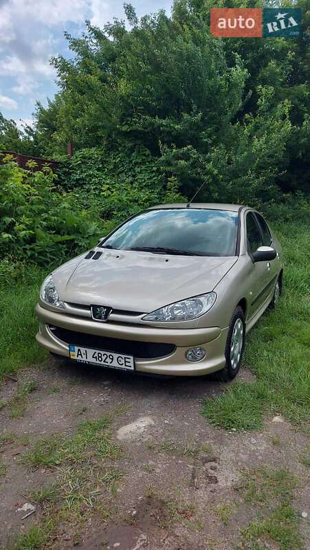 Седан Peugeot 206 2008 в 