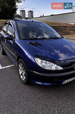 Хэтчбек Peugeot 206 2007 в Киеве