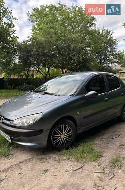 Хэтчбек Peugeot 206 2005 в 