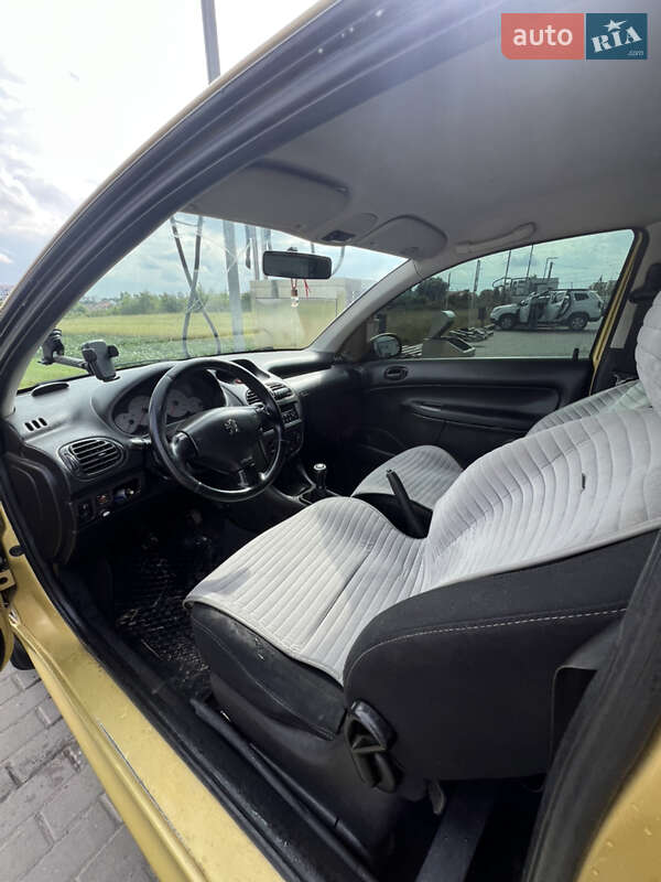 Хетчбек Peugeot 206 2003 в Львові