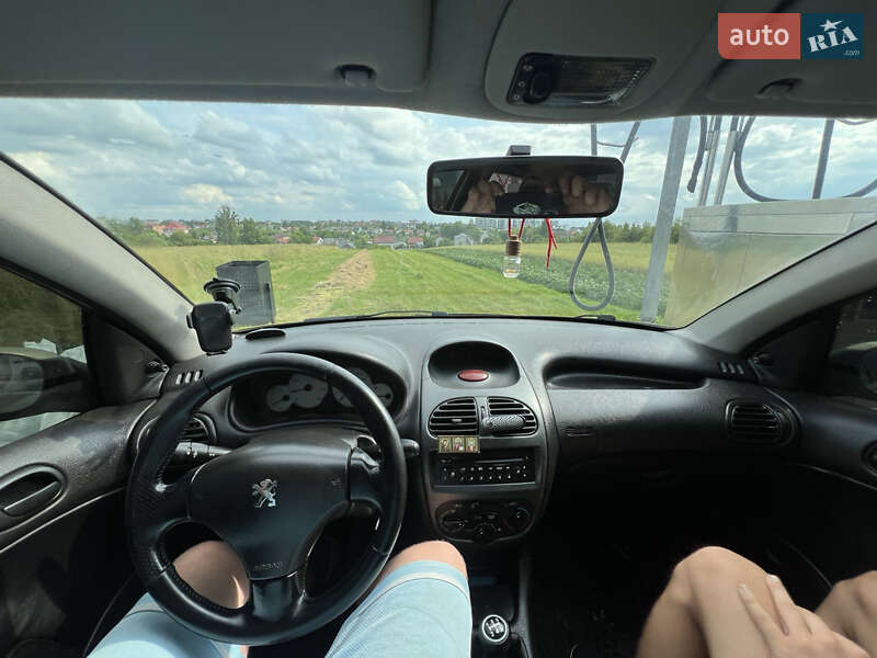 Хетчбек Peugeot 206 2003 в Львові