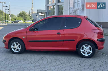Хэтчбек Peugeot 206 2001 в 