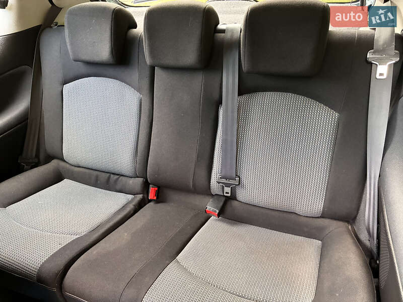 Хетчбек Peugeot 206 2003 в Кременчуці