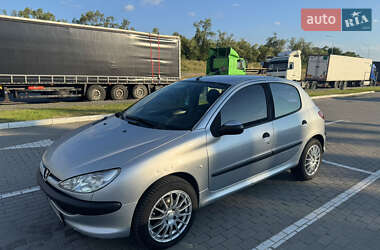 Хетчбек Peugeot 206 2006 в Стрию