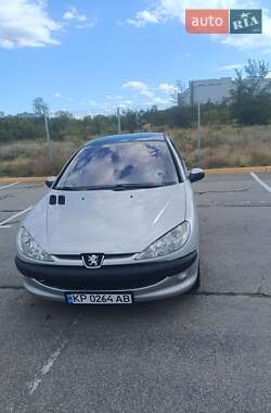 Хэтчбек Peugeot 206 2002 в Запорожье