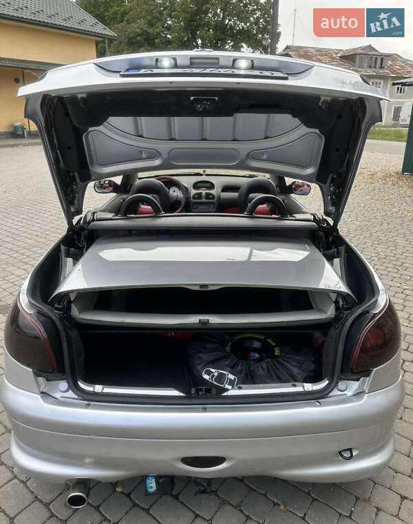 Кабріолет Peugeot 206 2001 в Косові