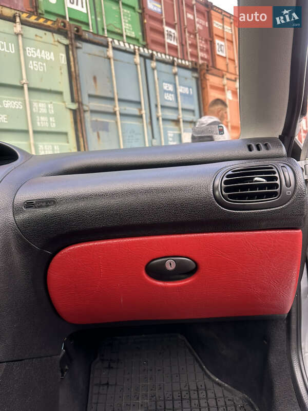 Кабріолет Peugeot 206 2001 в Косові