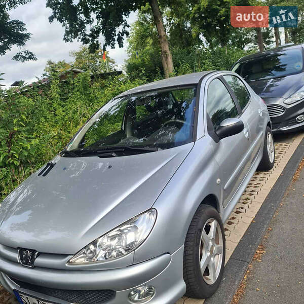 Хэтчбек Peugeot 206 2006 в Тростянце