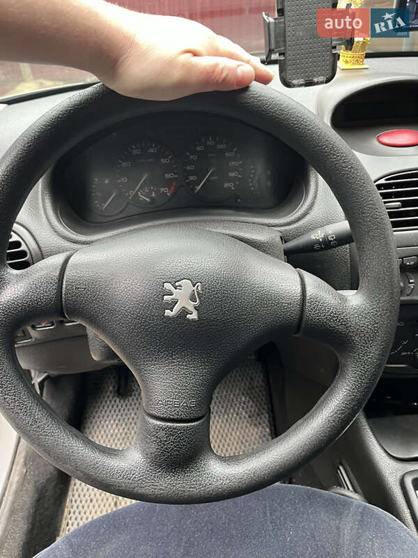 Хэтчбек Peugeot 206 2000 в Мукачево фото 4 Хэтчбек Peugeot 206 2000 в Мукачево
