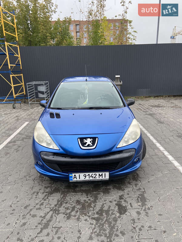 Хэтчбек Peugeot 206 2009 в Дубно