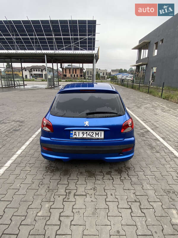 Хэтчбек Peugeot 206 2009 в Дубно