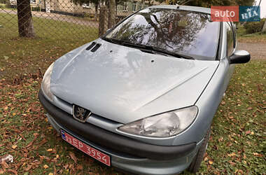 Хетчбек Peugeot 206 2002 в Млиніві