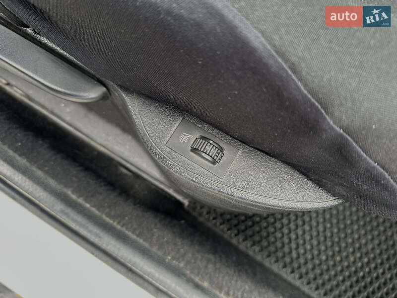 Хетчбек Peugeot 206 2001 в Чернівцях